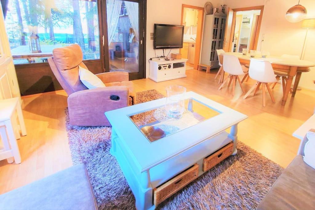 Bungalow Direkt Am See, Mit Eigenem Boot Roding Ngoại thất bức ảnh