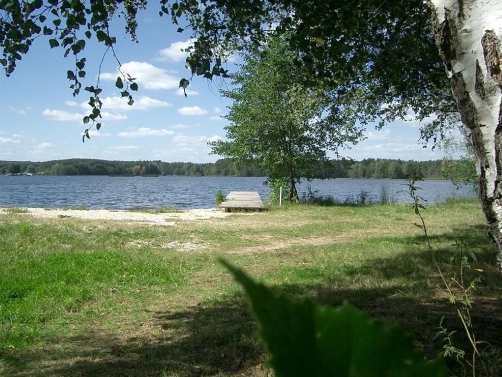 Bungalow Direkt Am See, Mit Eigenem Boot Roding Ngoại thất bức ảnh